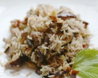 Рис коричневый с баклажанами