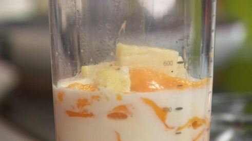 рис на кокосовом молоке с креветками и ананасом