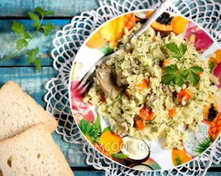 Рис с мясом и шпинатом в мультиварке