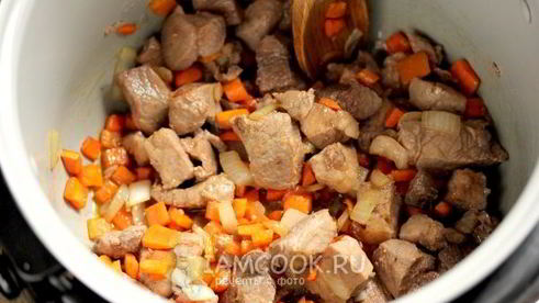 рис с мясом и шпинатом в мультиварке