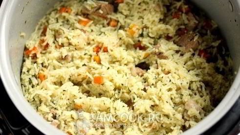 рис с мясом и шпинатом в мультиварке