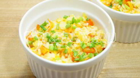 рис с овощами на сковороде