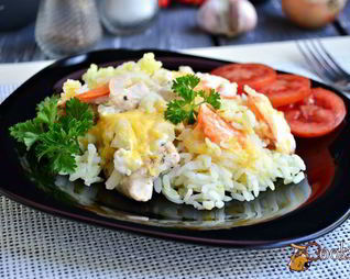 Шафрановый рис с курицей и сыром на пару в мультиварке