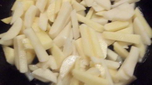 жареная картошка с яблоками