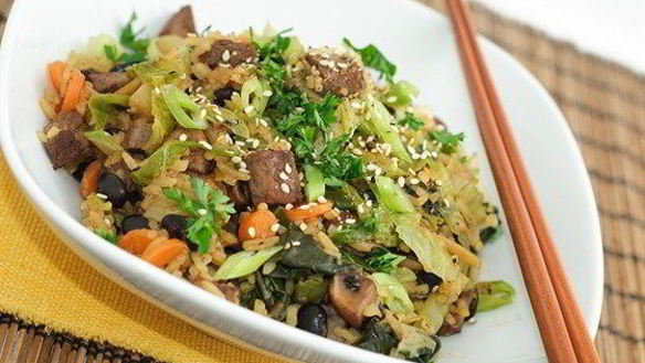 Рецепт Жареного риса с овощами, соевым соусом, супом мисо и пикулями