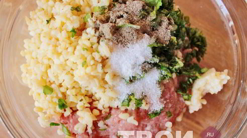 долма в виноградных листьях