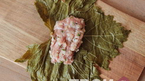 долма в виноградных листьях