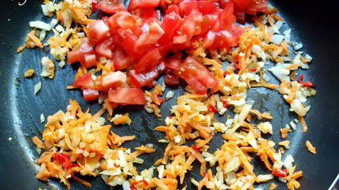 куриные голубцы с овощами в листьях савойской капусты