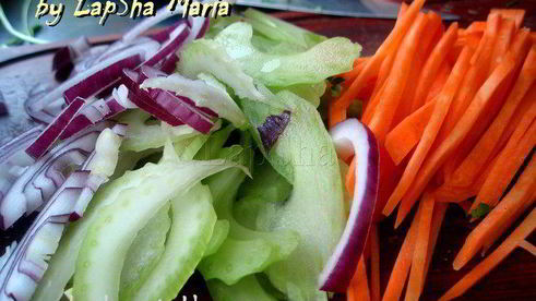 гречневая лапша соба с курицей и овощами