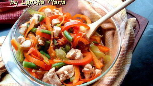 гречневая лапша соба с курицей и овощами