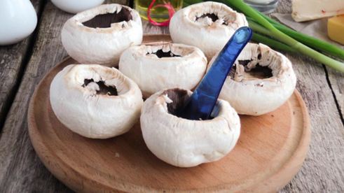 фаршированные шампиньоны с ветчиной