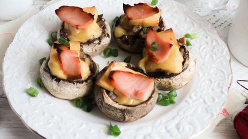 фаршированные шампиньоны с ветчиной