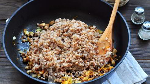 грибы, фаршированные гречкой