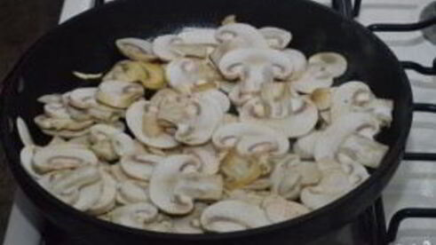 грибы тушеные в сливках