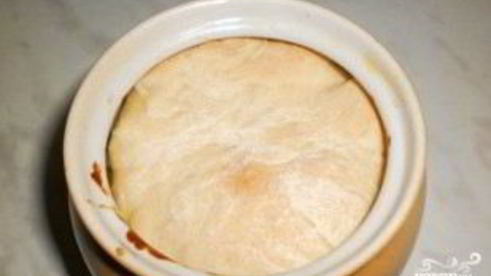 грибы в сметане в горшочке