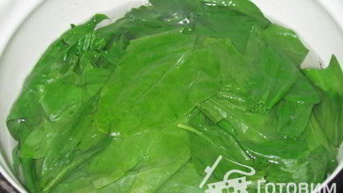 грибы, запеченные со шпинатом и яйцом