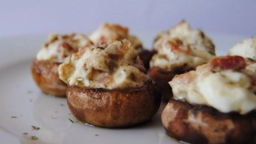Рецепт шампиньонов фаршированных беконом под сырной корочкой