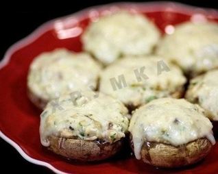 Шампиньоны с курицей и сыром