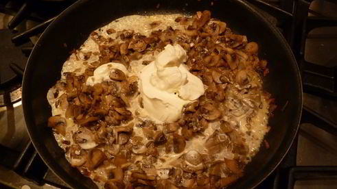 шампиньоны в сметане