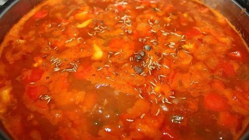 говяжий гуляш с чипетками