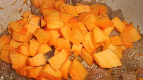 гуляш из говядины с тыквой