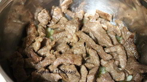 гуляш из говядины со сметаной