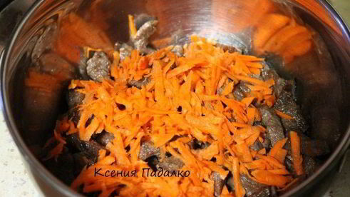 гуляш из говядины со сметаной