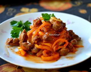 Гуляш из куриных желудков