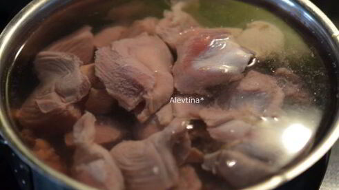 гуляш из куриных желудков