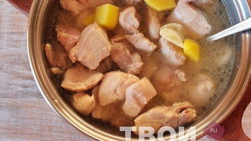 гуляш из курицы с подливкой