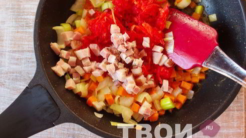 гуляш из курицы с подливкой