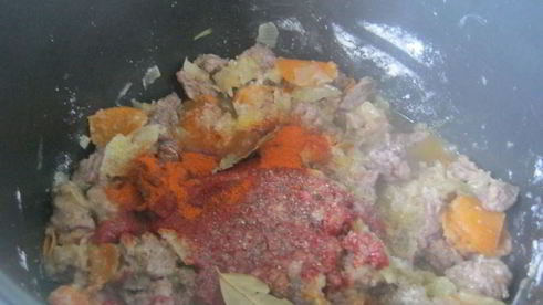 гуляш в мультиварке