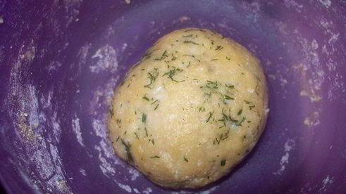 суп-гуляш с чесночными клецками