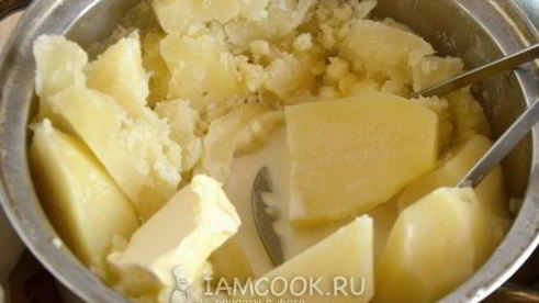 картофельное пюре с пармезаном и петрушкой