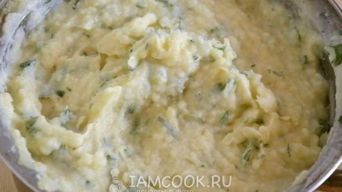 картофельное пюре с пармезаном и петрушкой