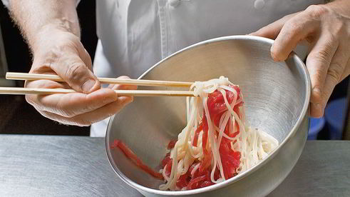 холодная лапша с тунцом