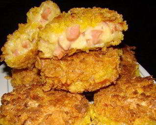 Быстрые сырные котлетки с сосисками