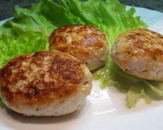 Домашние котлеты из куриного фарша с творогом