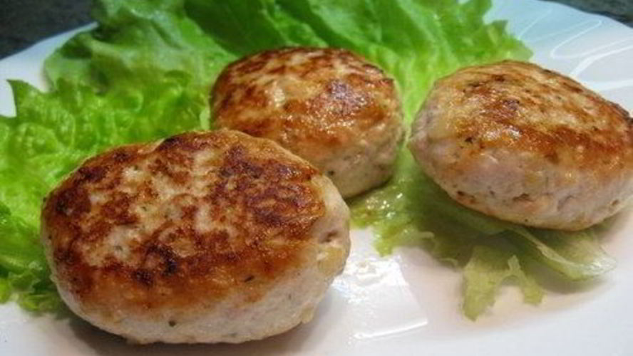 Рецепт домашних котлет из куриного фарша с творогом