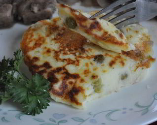 Картофельные котлеты с зеленым горошком