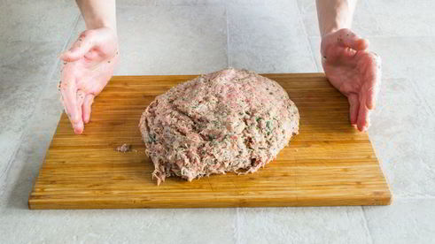 классические котлеты с зеленью