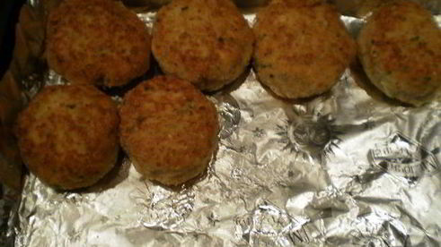 котлеты из двух видов рыб со сливочным соусом