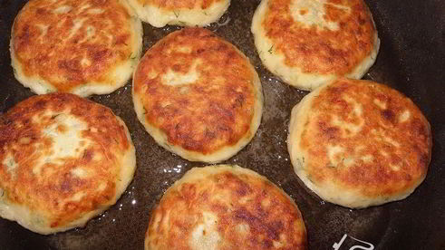 котлеты из картофеля, сыра и укропа с грибами