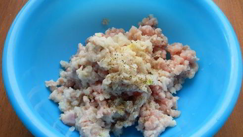 котлеты из кролика с брынзой в микроволновке