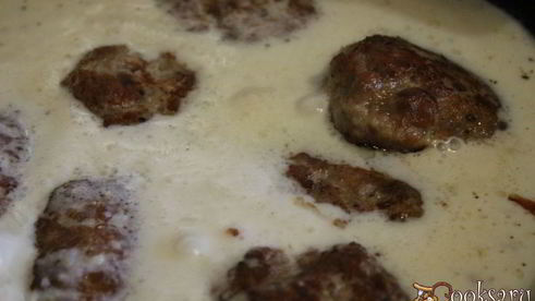 котлеты в молочном соусе