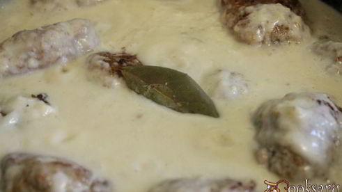 котлеты в молочном соусе