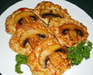 Куриные котлетки с овощами и грибами