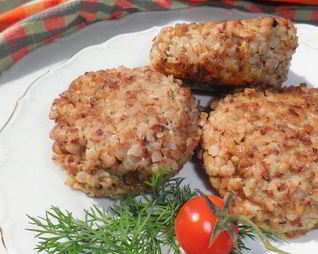 Постные гречневые котлеты с морковью и грибами