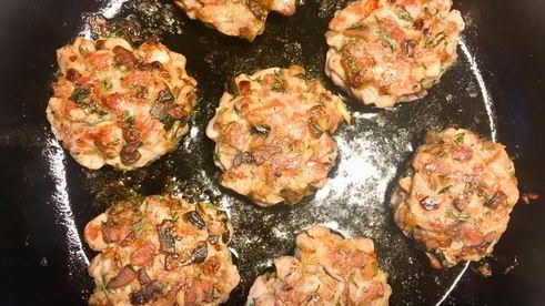 рубленые котлеты из индейки с грибами