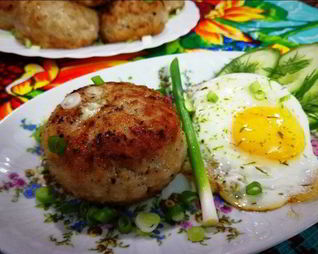 Сочные котлеты из свинины с начинкой